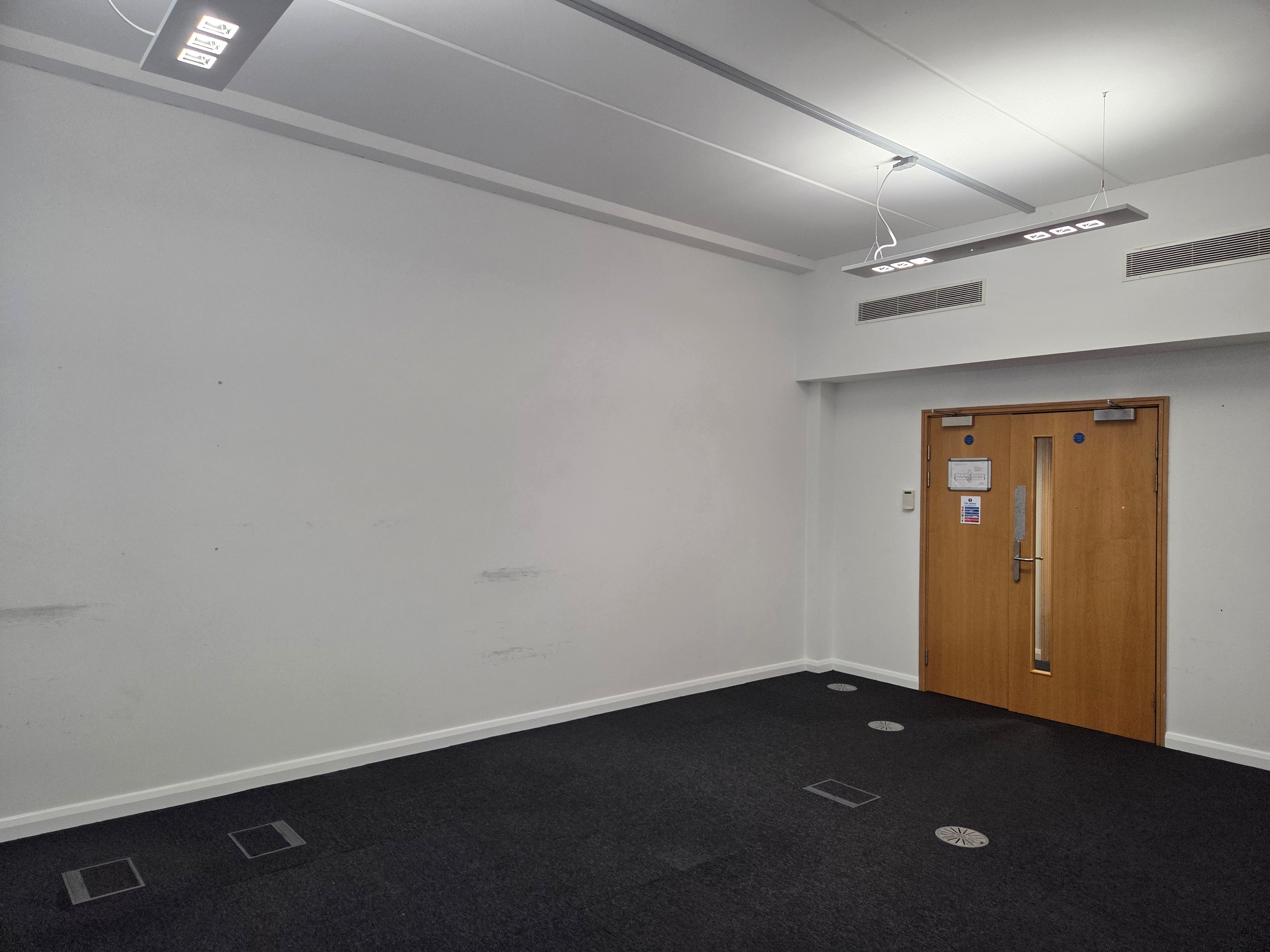 Office in Nuneaton - photo 3